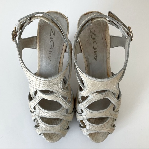 ✨HOST PICK✨𝅺ZiGi NY Snake Print Sandal - 7 - Picture 2 of 6